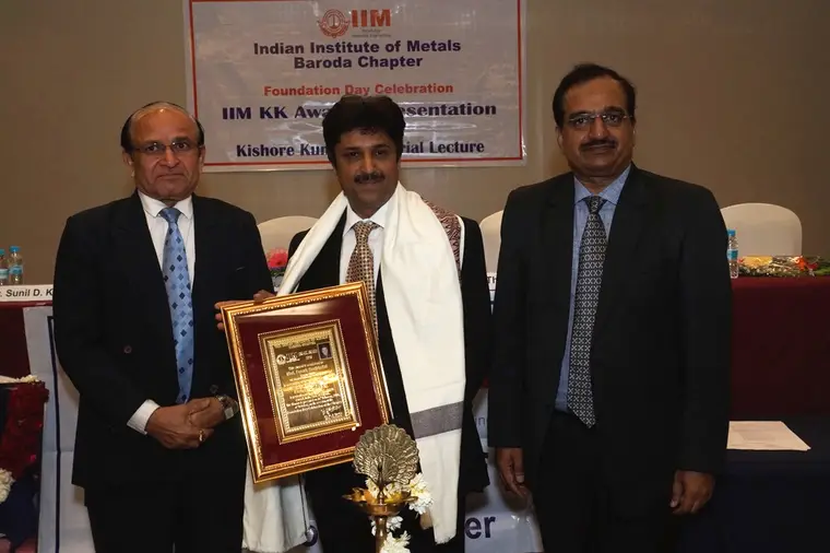 Paresh Haribhakti wins the KK Award