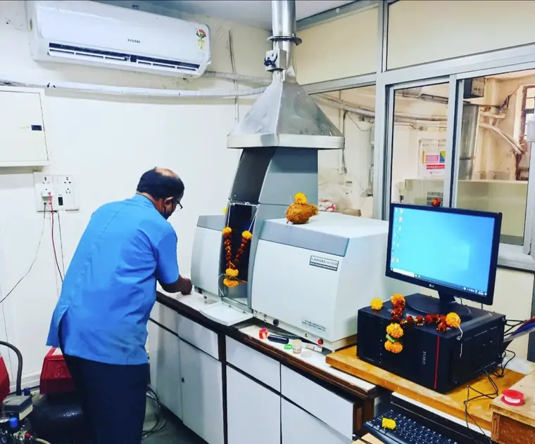 TCR lab gets new AAS